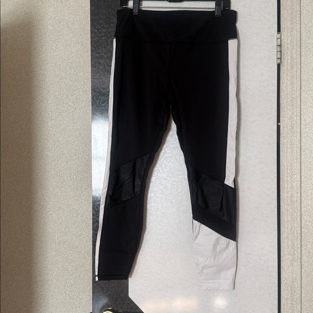 Alala women Black and White Leggings